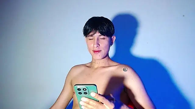 Snapshot of rowanbigboy23 chatting on November 26, 2025, 1:50 am rowanbigboy23 online show from November 26, 2025, 1:50 am