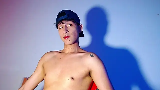 Snapshot of rowanbigboy23 chatting on December 19, 2025, 7:54 pm rowanbigboy23 online show from December 19, 2025, 7:54 pm