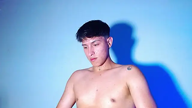 Snapshot of rowanbigboy23 chatting on February 8, 2026, 12:58 am rowanbigboy23 online show from February 8, 2026, 12:58 am