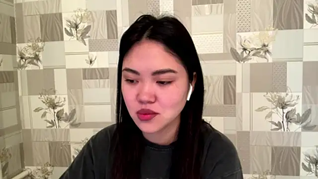 Snapshot of MIMIMary chatting on October 10, 2025, 3:05 am MIMIMary online show from October 10, 2025, 3:05 am