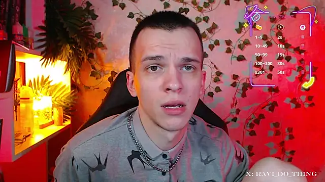 Snapshot of frozen_boy chatting on September 17, 2025, 3:35 pm frozen boy online show from September 17, 2025, 3:35 pm