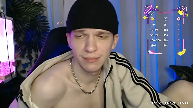 Snapshot of frozen_boy chatting on November 17, 2025, 12:27 am frozen boy online show from November 17, 2025, 12:27 am