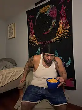 Snapshot of Lunablu13 chatting on March 6, 2026, 7:38 am Lunablu13 online show from March 6, 2026, 7:38 am