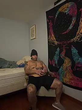 Snapshot of Lunablu13 chatting on March 21, 2026, 4:50 am Lunablu13 online show from March 21, 2026, 4:50 am