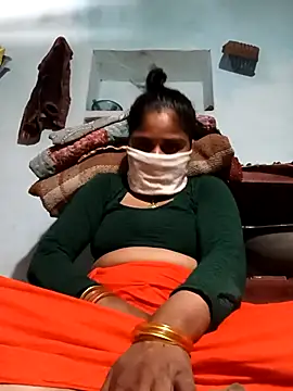 Sheema tyagi online show from November 17, 2025, 8:42 am