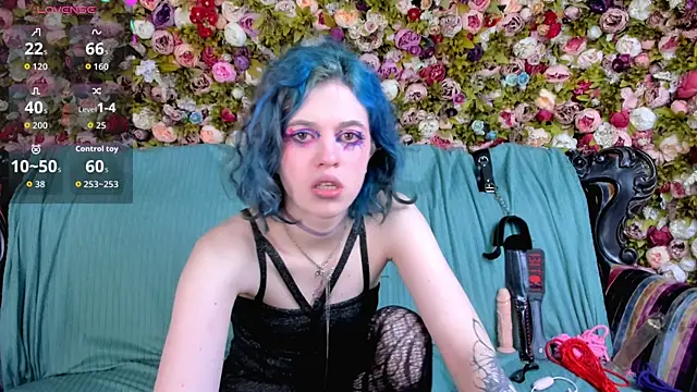 Snapshot of NoelleGothicShadow chatting on January 15, 2026, 5:45 am NoelleGothicShadow online show from January 15, 2026, 5:45 am