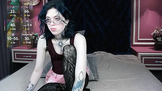 Snapshot of NoelleGothicShadow chatting on April 2, 2026, 11:13 pm NoelleGothicShadow online show from April 2, 2026, 11:13 pm