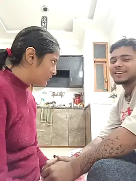 Snapshot of romantic_couple1 chatting on January 9, 2026, 1:08 am romantic couple1 online show from January 9, 2026, 1:08 am