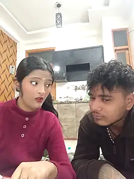 Snapshot of romantic_couple1 chatting on February 3, 2026, 12:53 am romantic couple1 online show from February 3, 2026, 12:53 am