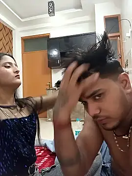 Snapshot of romantic_couple1 chatting on February 21, 2026, 12:22 am romantic couple1 online show from February 21, 2026, 12:22 am