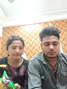 Snapshot of romantic_couple1 chatting on March 7, 2026, 12:40 am romantic couple1 online show from March 7, 2026, 12:40 am