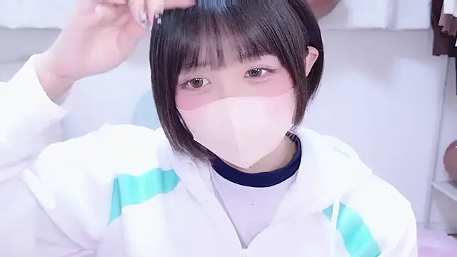 Snapshot of Hinata_Sun chatting on February 17, 2026, 6:14 pm Hinata Sun online show from February 17, 2026, 6:14 pm