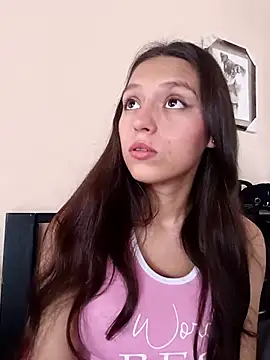 Snapshot of Lahila_ chatting on February 17, 2026, 3:29 pm Lahila online show from February 17, 2026, 3:29 pm