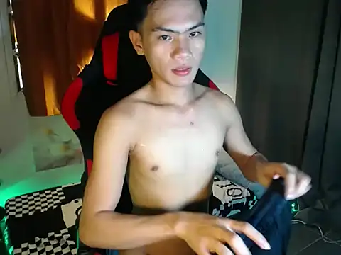 alex cummer online show from May 13, 2026, 3:04 am
