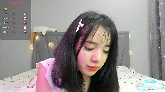 qimiiqo online show from April 8, 2026, 4:51 pm