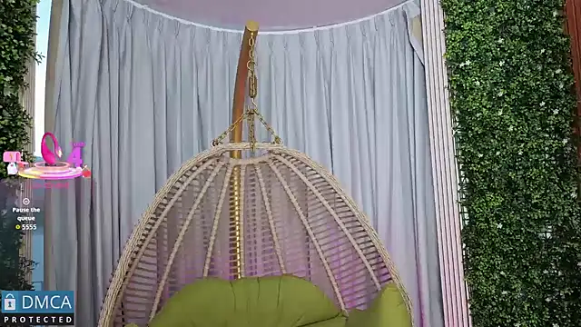 Kiara Zahiri   online show from November 1, 2025, 10:50 am