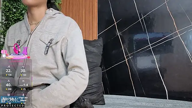 Kiara Zahiri   online show from November 7, 2025, 11:10 am