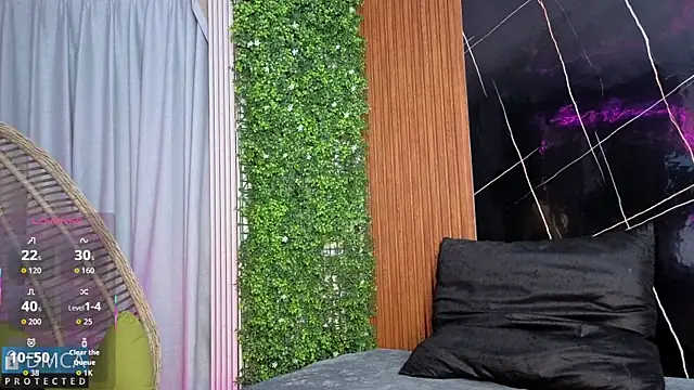 Kiara Zahiri   online show from November 13, 2025, 10:58 am