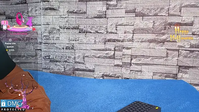 Kiara Zahiri   online show from November 18, 2025, 11:03 am