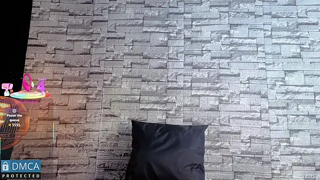 Kiara Zahiri   online show from November 22, 2025, 12:26 pm