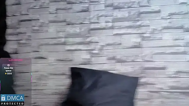 Kiara Zahiri   online show from December 3, 2025, 11:08 am