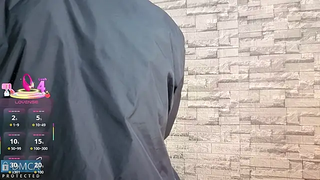 Kiara Zahiri   online show from December 15, 2025, 10:52 am