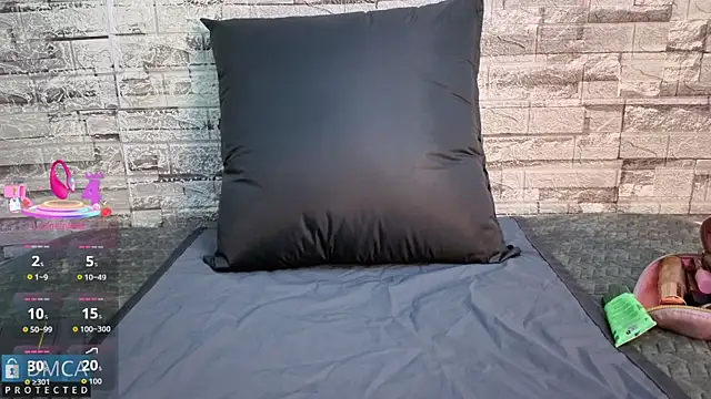 Kiara Zahiri   online show from December 16, 2025, 10:53 am