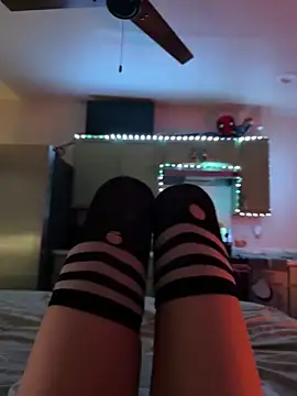 littiekitty online show from October 13, 2025, 3:01 pm