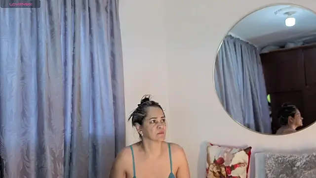 Snapshot of mariangellive chatting on January 18, 2026, 10:24 pm mariangellive online show from January 18, 2026, 10:24 pm