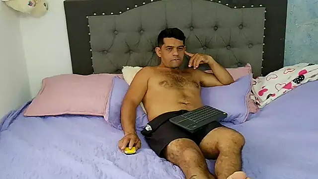 Snapshot of Nicolletorres2 chatting on November 27, 2025, 8:00 pm Nicolletorres2 online show from November 27, 2025, 8:00 pm