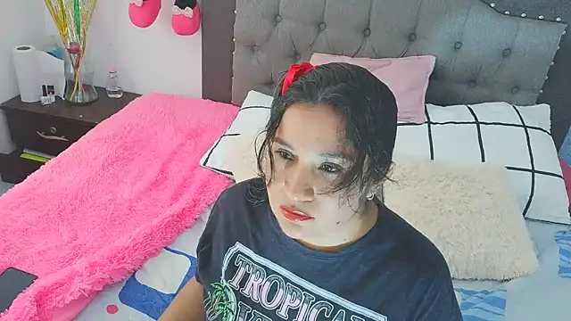 Snapshot of Nicolletorres2 chatting on February 3, 2026, 8:14 pm Nicolletorres2 online show from February 3, 2026, 8:14 pm