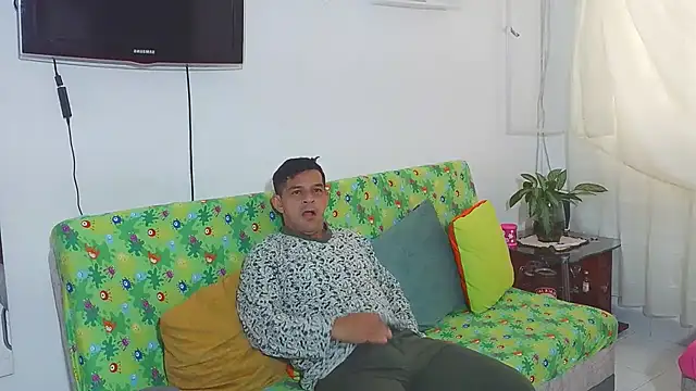 Snapshot of Nicolletorres2 chatting on February 13, 2026, 3:41 pm Nicolletorres2 online show from February 13, 2026, 3:41 pm