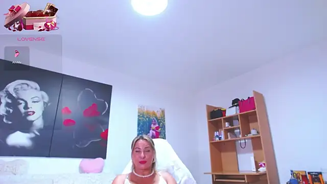 DelyaMonroe online show from June 14, 2026, 8:27 am