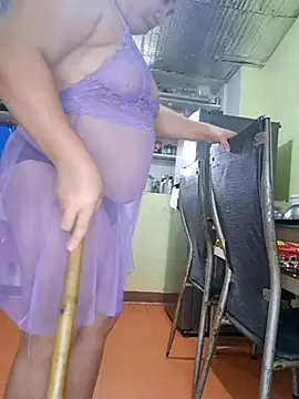 hotlyn45 online show from January 7, 2026, 3:53 am