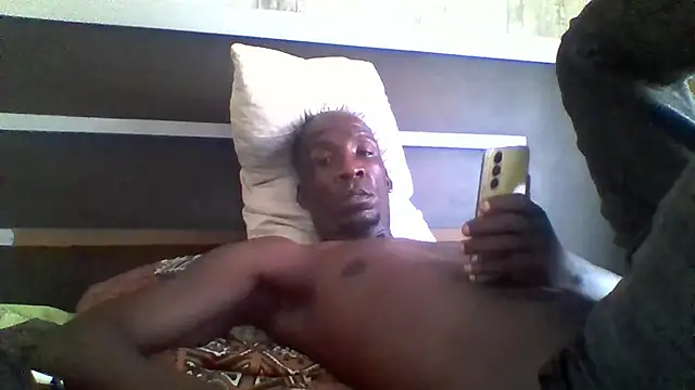 Snapshot of longdickson12345 chatting on January 11, 2026, 6:18 am longdickson12345 online show from January 11, 2026, 6:18 am