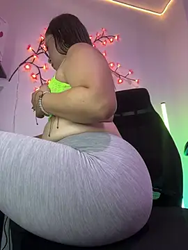 Amelia laurent online show from April 1, 2026, 11:02 pm