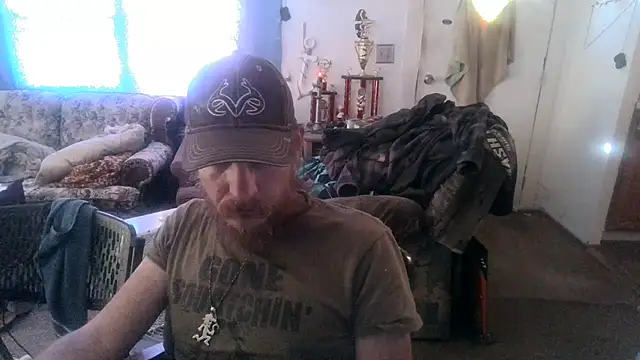 Poundtown1226 online show from September 18, 2025, 6:10 pm