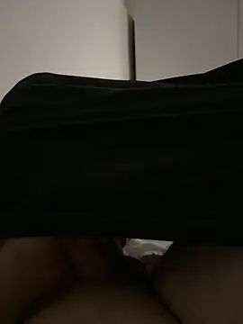 Snapshot of samksa77 chatting on October 27, 2025, 7:18 pm samksa77 online show from October 27, 2025, 7:18 pm