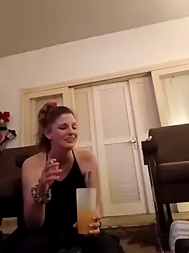 Snapshot of Marizoka chatting on December 5, 2025, 4:54 am Marizoka online show from December 5, 2025, 4:54 am