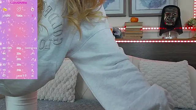 Snapshot of MuseDollX chatting on October 29, 2025, 7:59 pm MuseDollX online show from October 29, 2025, 7:59 pm