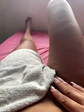 Snapshot of Katianesantos chatting on March 3, 2026, 10:32 am Katianesantos online show from March 3, 2026, 10:32 am