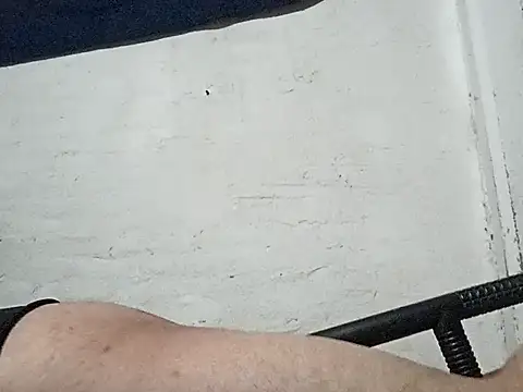 Snapshot of Elkato69 chatting on September 10, 2025, 11:32 am Elkato69 online show from September 10, 2025, 11:32 am