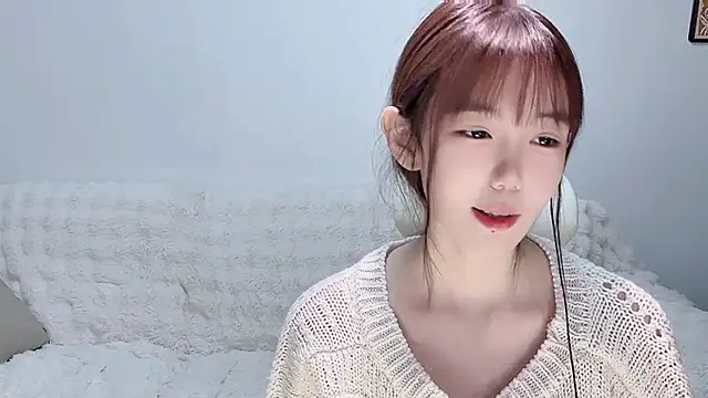 Xiao-runbao online show from December 4, 2025, 5:10 pm