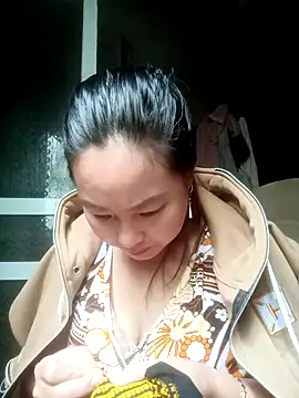 suki-lady online show from November 4, 2025, 2:43 am