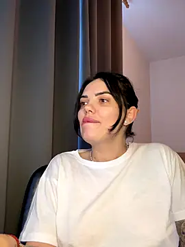 -RAHELA- online show from November 11, 2025, 10:48 am