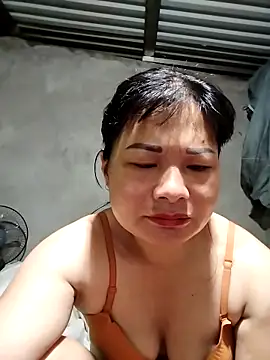 Snapshot of kute-00 chatting on October 4, 2025, 9:35 pm kute-00 online show from October 4, 2025, 9:35 pm