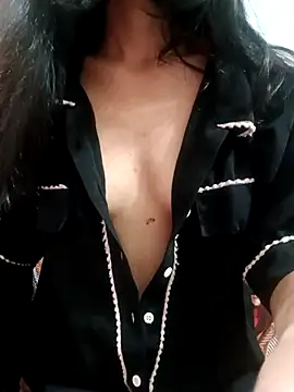 Daizy Shah online show from October 4, 2025, 3:21 pm