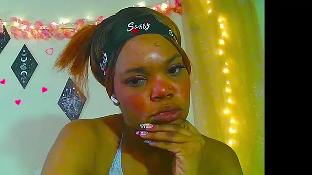 Snapshot of LunaNova999 chatting on December 2, 2025, 11:56 pm LunaNova999 online show from December 2, 2025, 11:56 pm