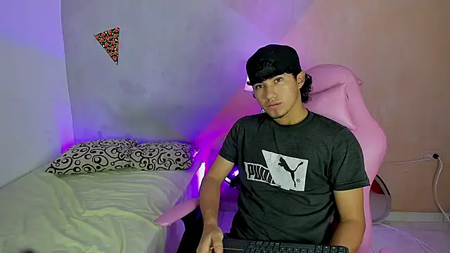 Laura and Kevin online show from November 20, 2025, 3:12 pm