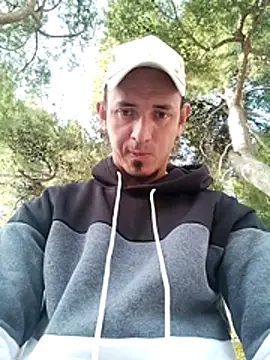 Snapshot of JuanD_vero chatting on November 16, 2025, 8:31 am JuanD vero online show from November 16, 2025, 8:31 am